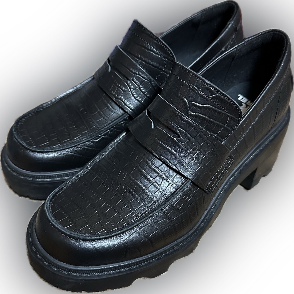 Sorel Black Leather Footwear. Used worn once.